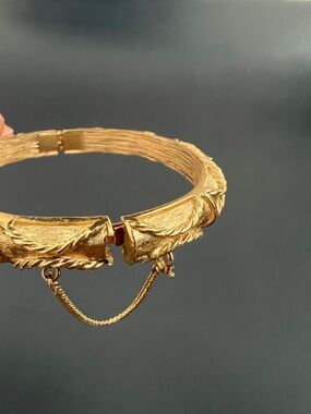 VINTAGE CROWN TRIFARI BRUSHED GOLD BANGLE BRACELET WITH SAFETY CHAIN